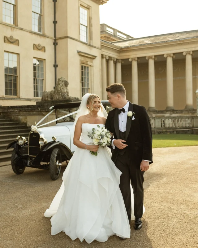 Wedding speeches are the heart of your celebration filled with love, laughter and the stories that brought you here. From unforgettable memories to heartfelt words, they remind everyone just how deeply you’re cherished 🤍 🥂

Photographer @katiemullenderphotography 
Venue @stowevenuehire 
Decor @theweddingandeventstudio 
Wedding Car @weddingcaruk 

#weddingvenuehunting#weddingvenuesuk#weddingphotographyinspiration#weddingphotographer#oxfordweddings#stowehousewedding