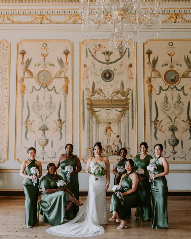 Serving looks, love and lifelong friendships ✨💚 

Memories to last a lifetime with the best Bridal Squad 💐

Photographer @nicolelamparska.photography 
Videographer @mediamarvs 
Dress @essenseofaustralia 
Decor @thelittledetailscompany 
Production @inspiraevents 
Pianist @nigelhammondmusic 

#bridalsquad#bridalsquadgoals#bridesquad#bridesmaids#bridetribe💍#stowehousewedding#groupphotos